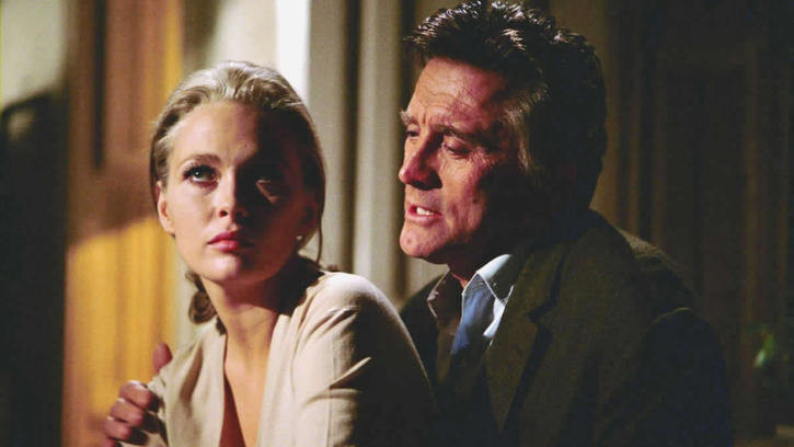 The Arrangement - © La Reine Blanche